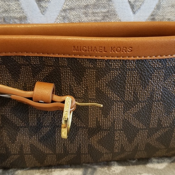 Michael Kors Belt Bag MK Signature Fanny Pack - Picture 4 of 8